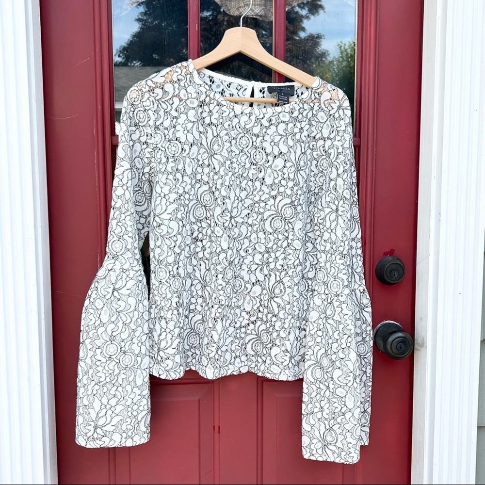 Gracia white and black lace top bell sleeve crochet